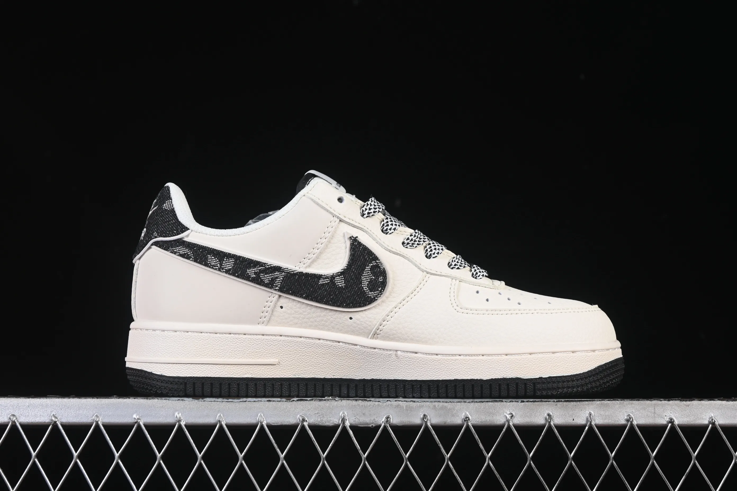 All categories Nk Air Force 1 Air Force series Nk Air Force 1 Low Air Force low-top Nike Air Force 1'07 Low LV joint black denim print Air Force 1 low-top casual sneakers SM6668-108